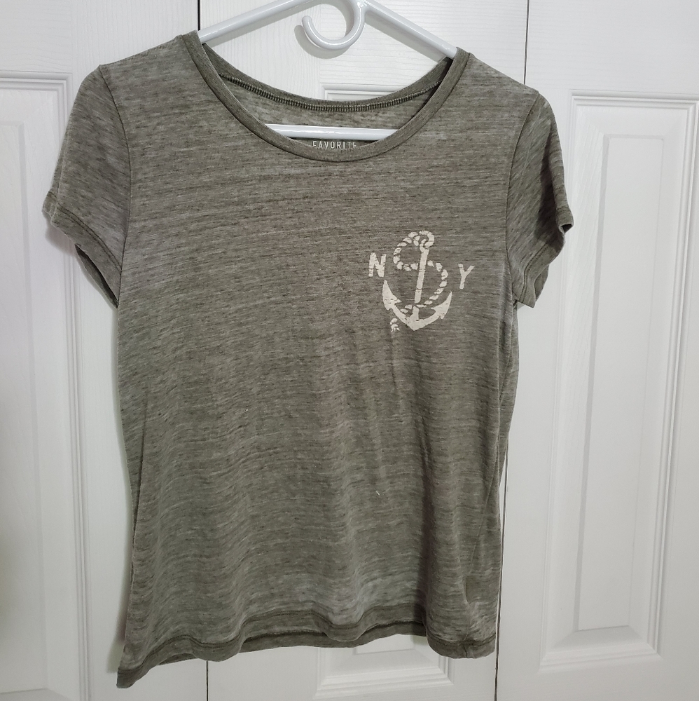 NWOT American Eagle Favorite T shirt